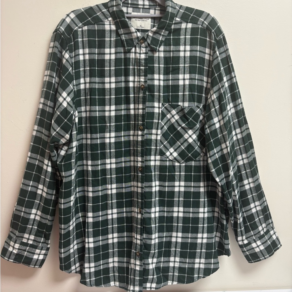 Abercrombie & Fitch Dark Green Plaid Button Up Flannel